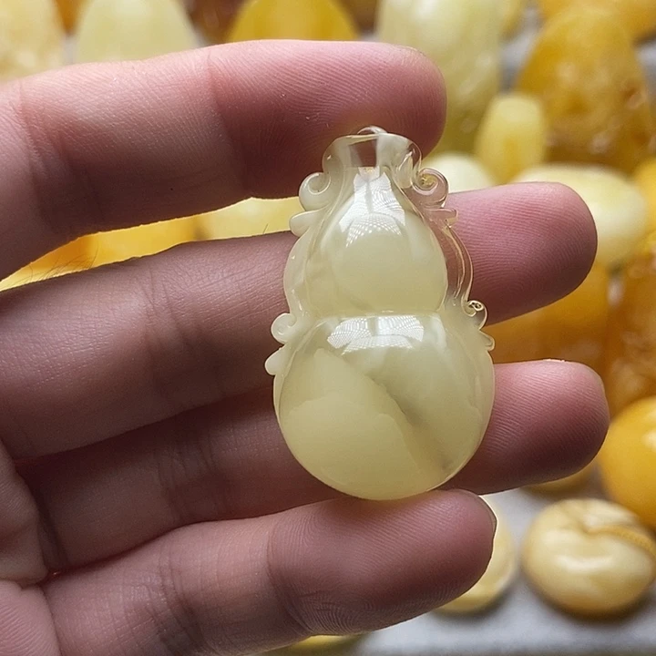 琥珀颈饰未镶嵌琥珀蜜蜡吊坠