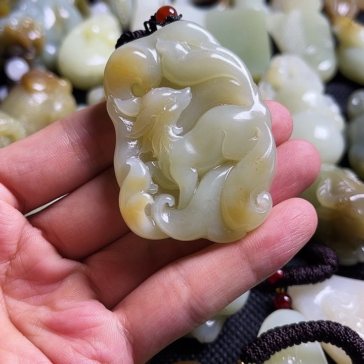 用***5和田玉未镶嵌吊坠(不含链)