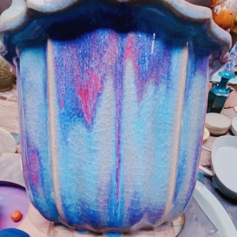 摆件瓷器和陶器中也存在很多问题或