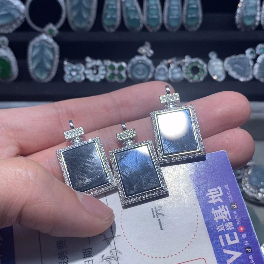 翡翠项链未镶嵌A****?翡翠三个