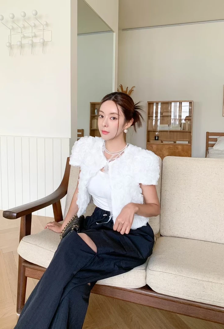 韩国东大门正品阿美韩国女装时尚打折小香风玫瑰花短袖短外套