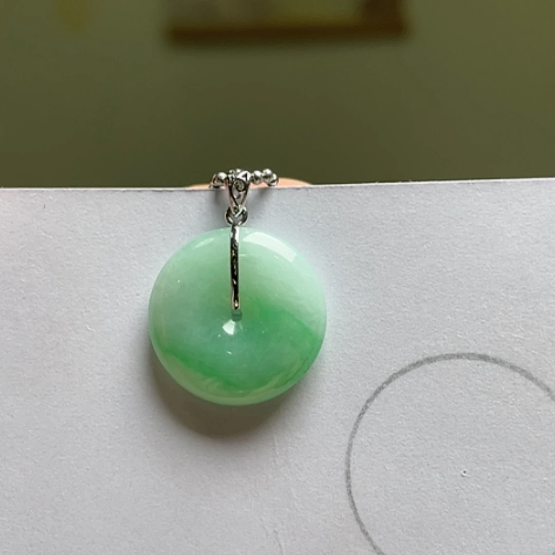 【闪购商品】吊坠(不含链)18K金镶嵌翡翠