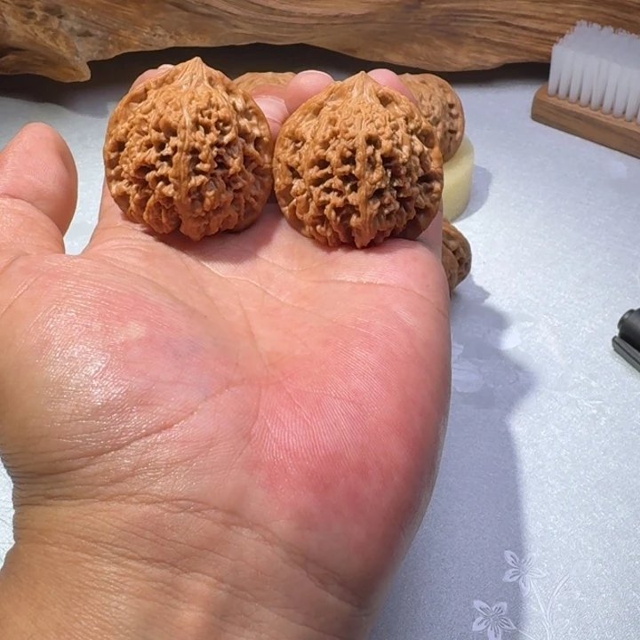 文玩核桃吊坠40.5满天星