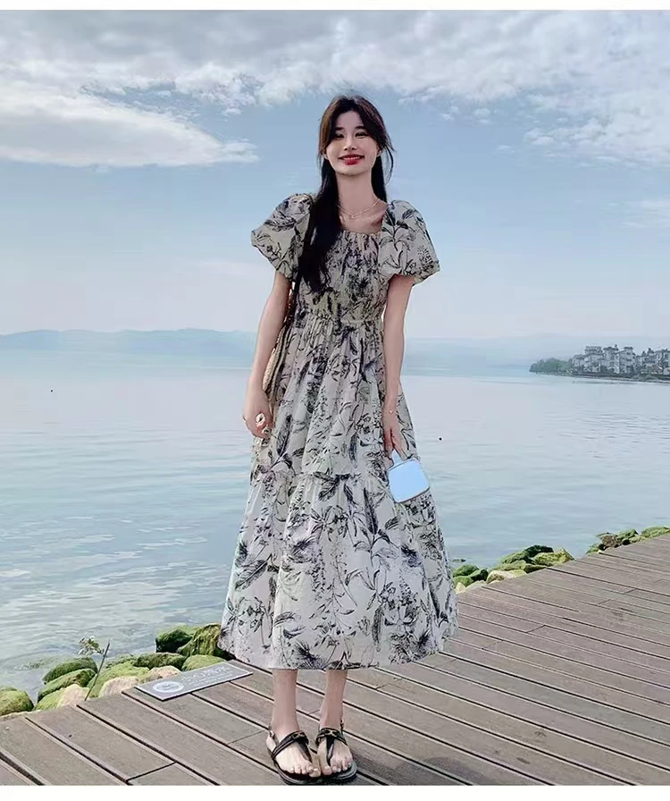 蓝色碎花法式复古方领连衣裙女2025夏季新款轻熟风浪漫胖妹妹长裙