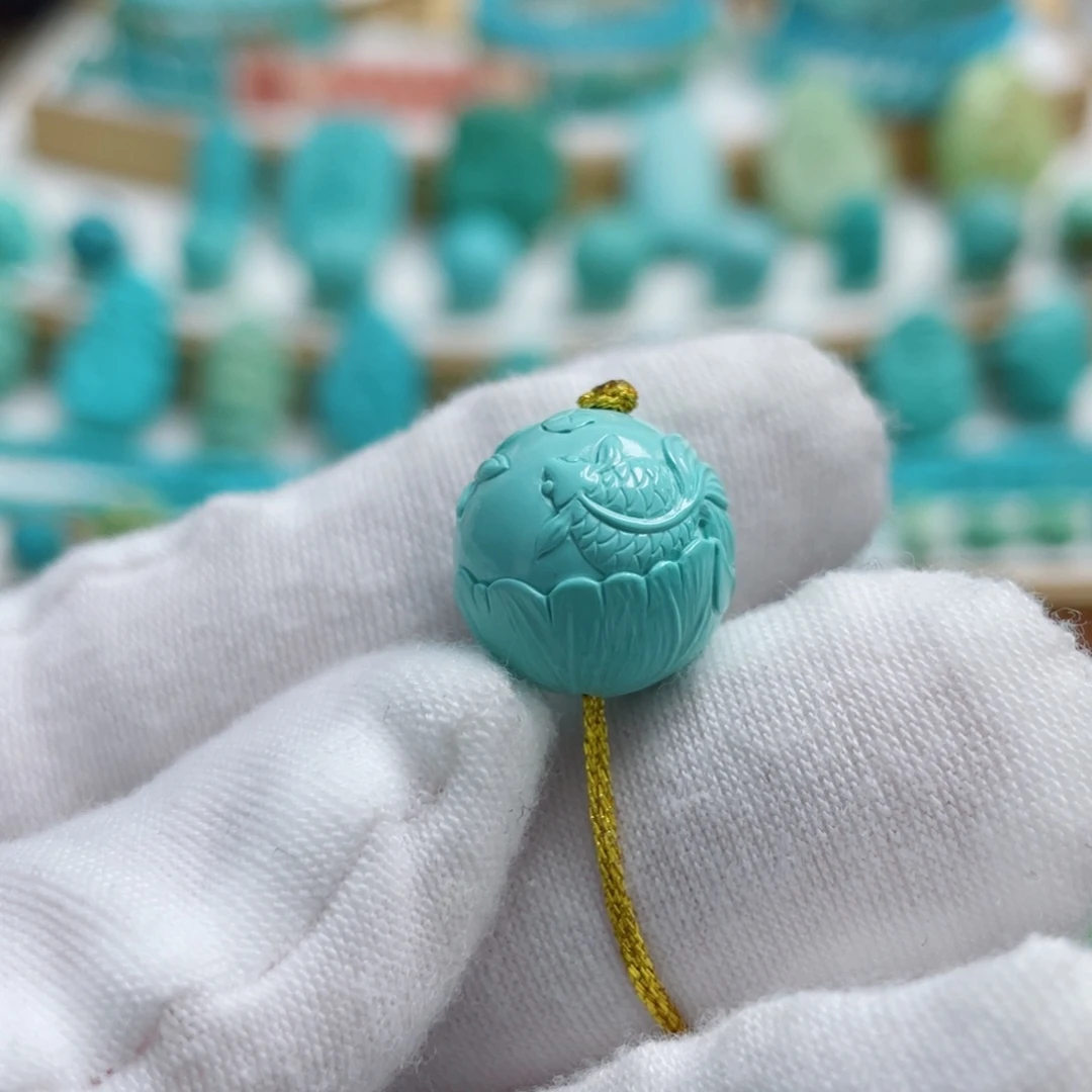 绿松石未镶嵌珠宝奇石