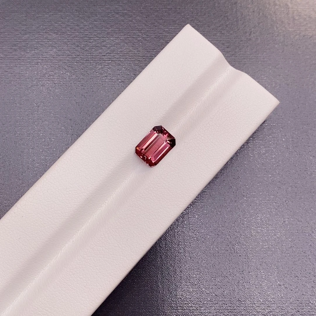 未镶嵌裸石碧玺2.16克拉