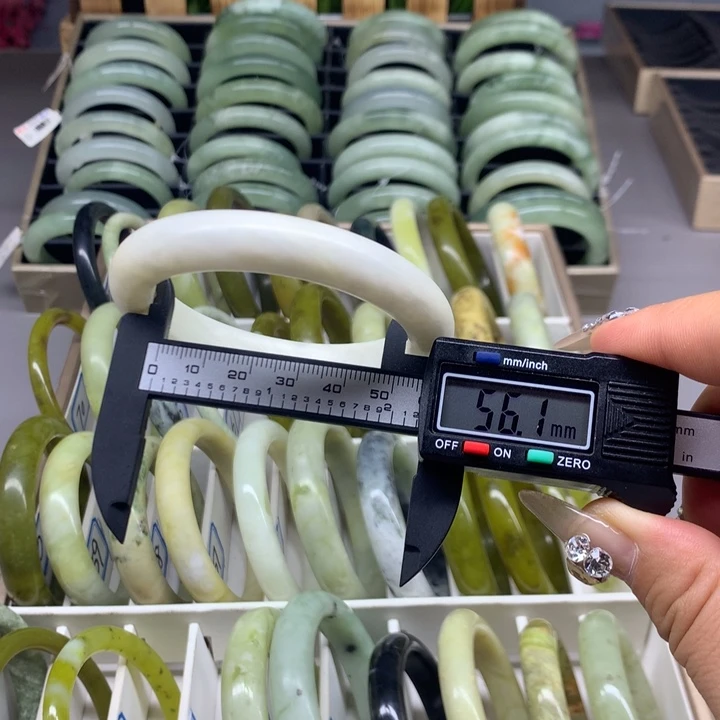 未镶嵌蛇纹石玉手镯47