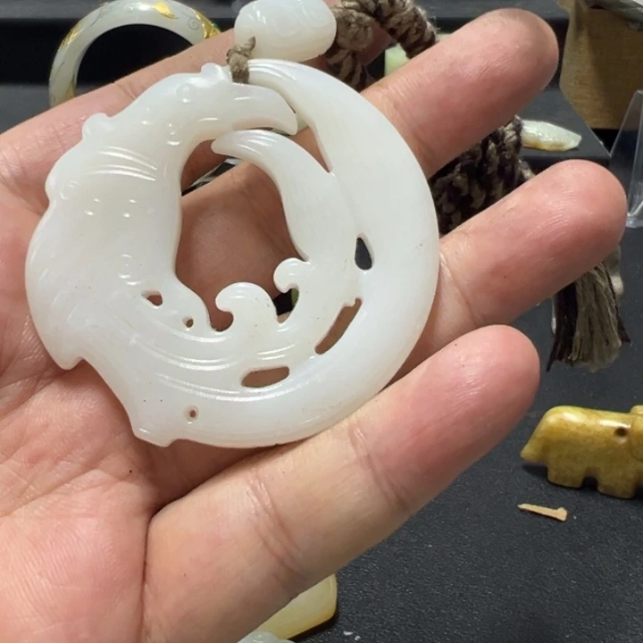 和田玉（糖玉）未镶嵌珠宝奇石