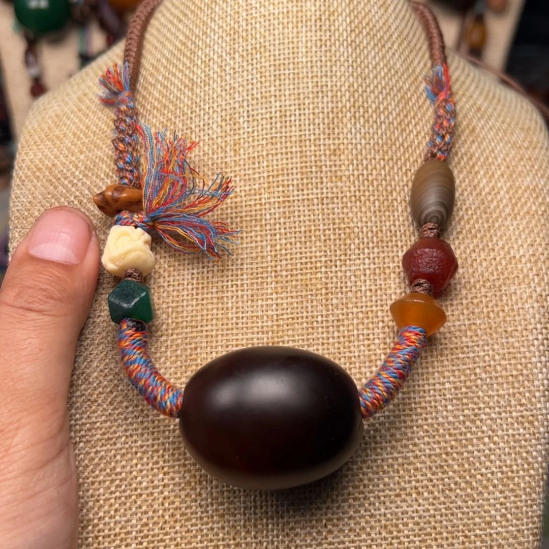 玛瑙/玉髓颈饰未镶嵌