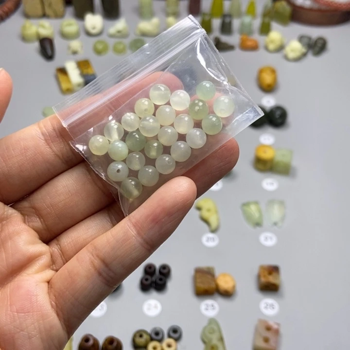 未镶嵌蛇纹石玉颈饰