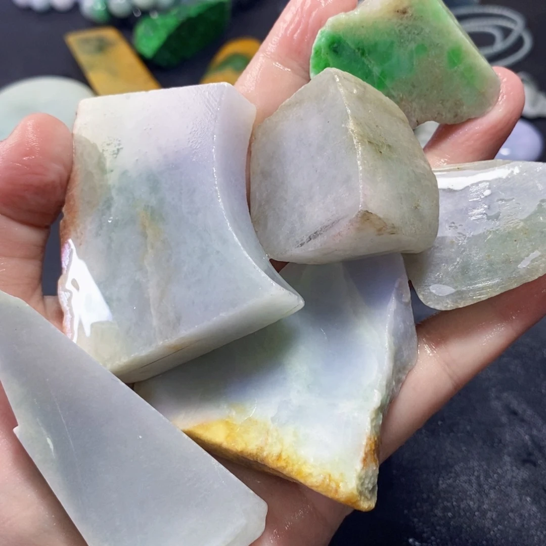 翡翠未镶嵌颈饰092号