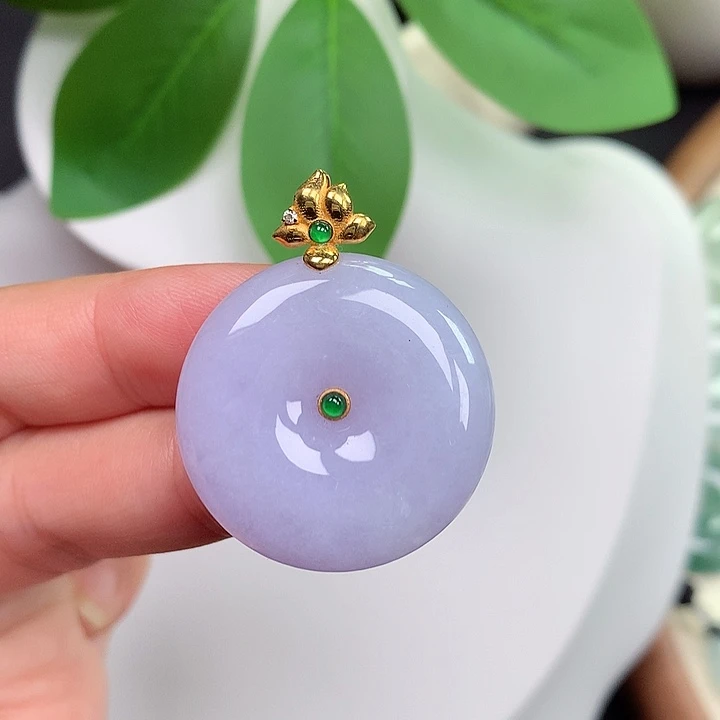 颈饰18K金镶嵌翡翠平安扣 34.6x27.9x6.5mm