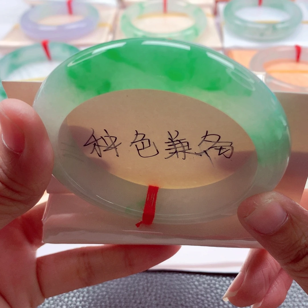 翡翠未镶嵌手镯56.2起胶白底青飘阳绿完美性价比A