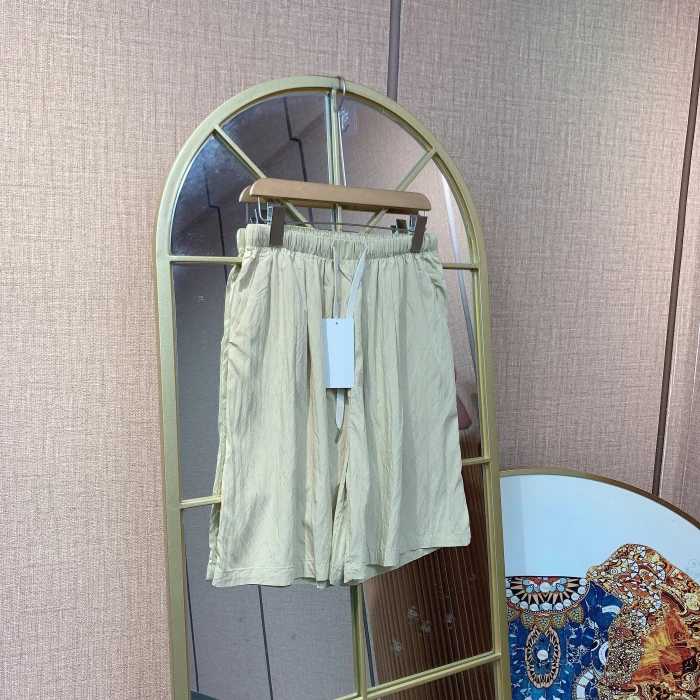 HT147孕妇卡其色短裤M90-130 L140