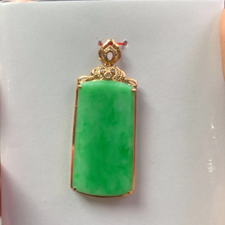 翡翠18K金镶嵌颈饰翡翠吊坠