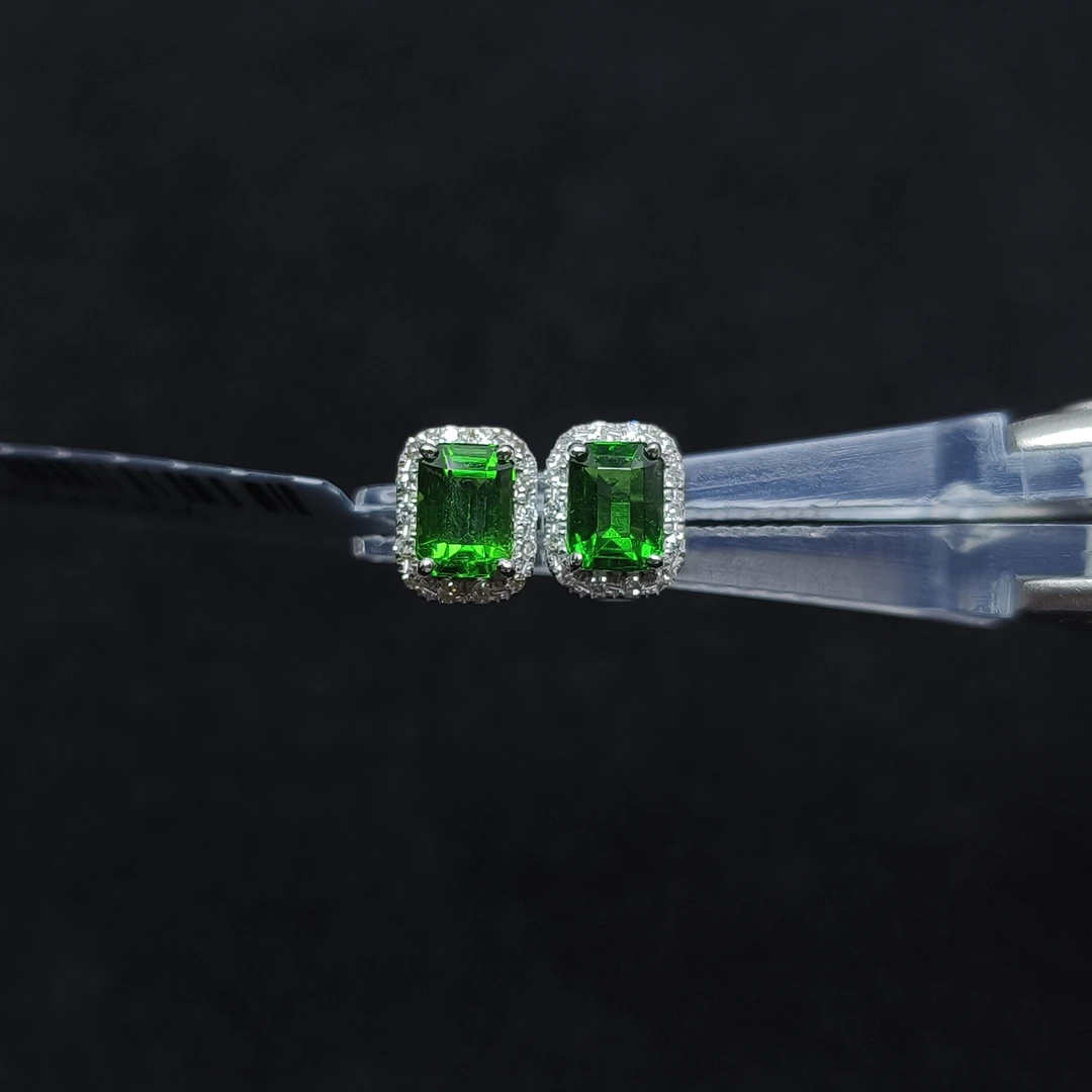 18K沙弗莱耳钉-0.79ct（00662304）0119