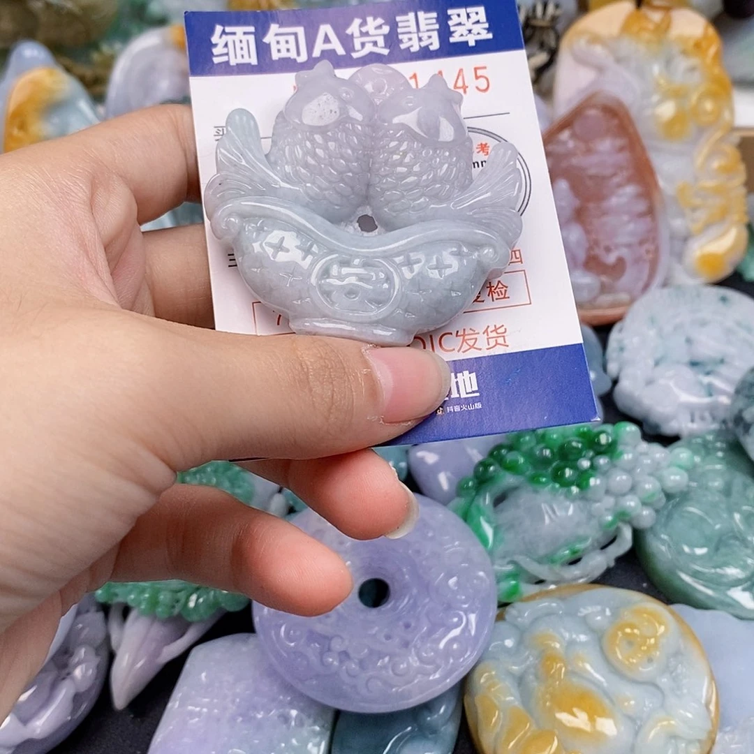 吊坠(不含链)未镶嵌翡翠
