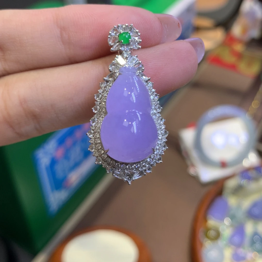 【闪购商品】翡翠18K金镶嵌颈饰清**浅翡翠