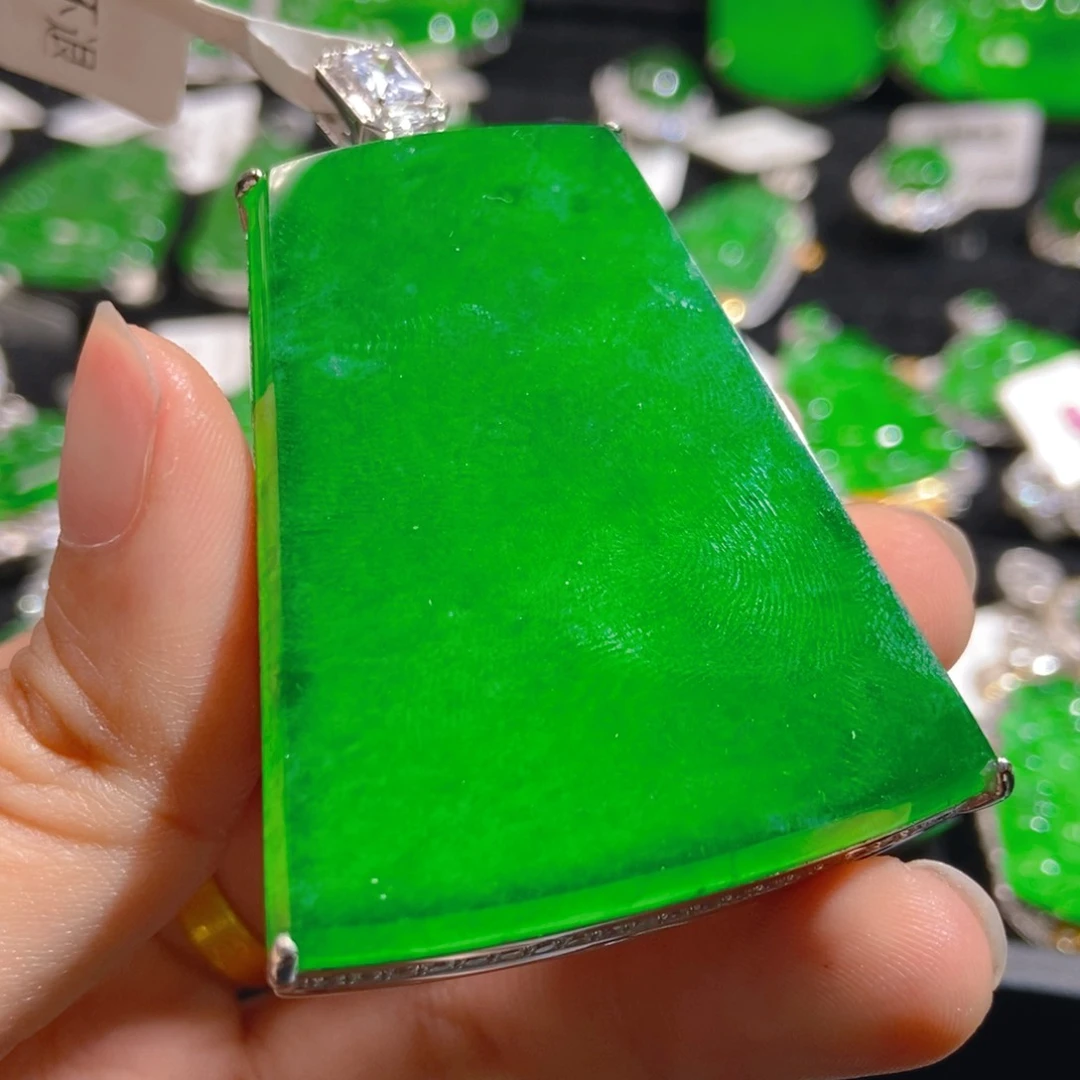 翡翠吊坠(不含链)未镶嵌挺***持