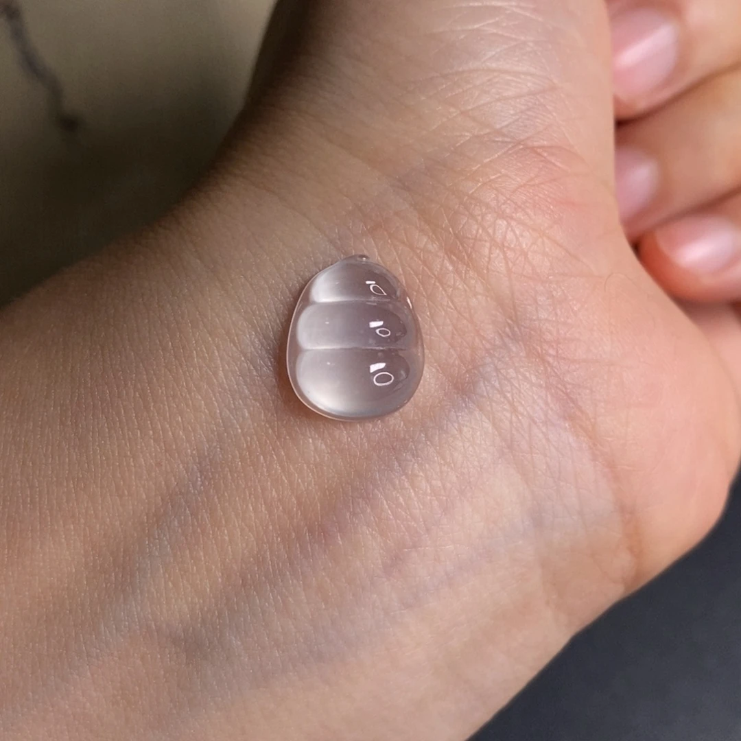 翡翠未镶嵌颈饰胖豆