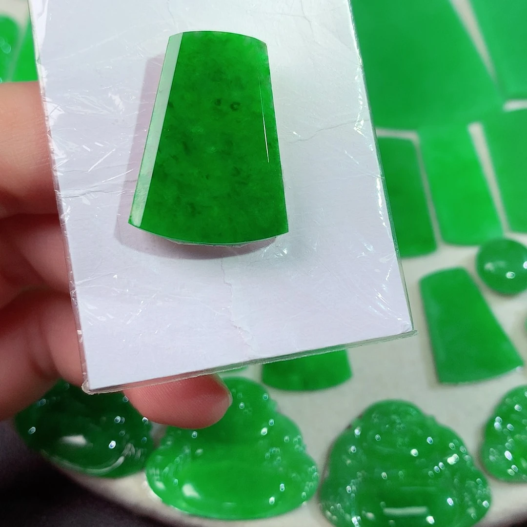颈饰未镶嵌翡翠天然翡翠