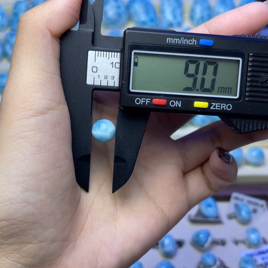 未镶嵌针钠钙石（海纹石）珠宝半成品