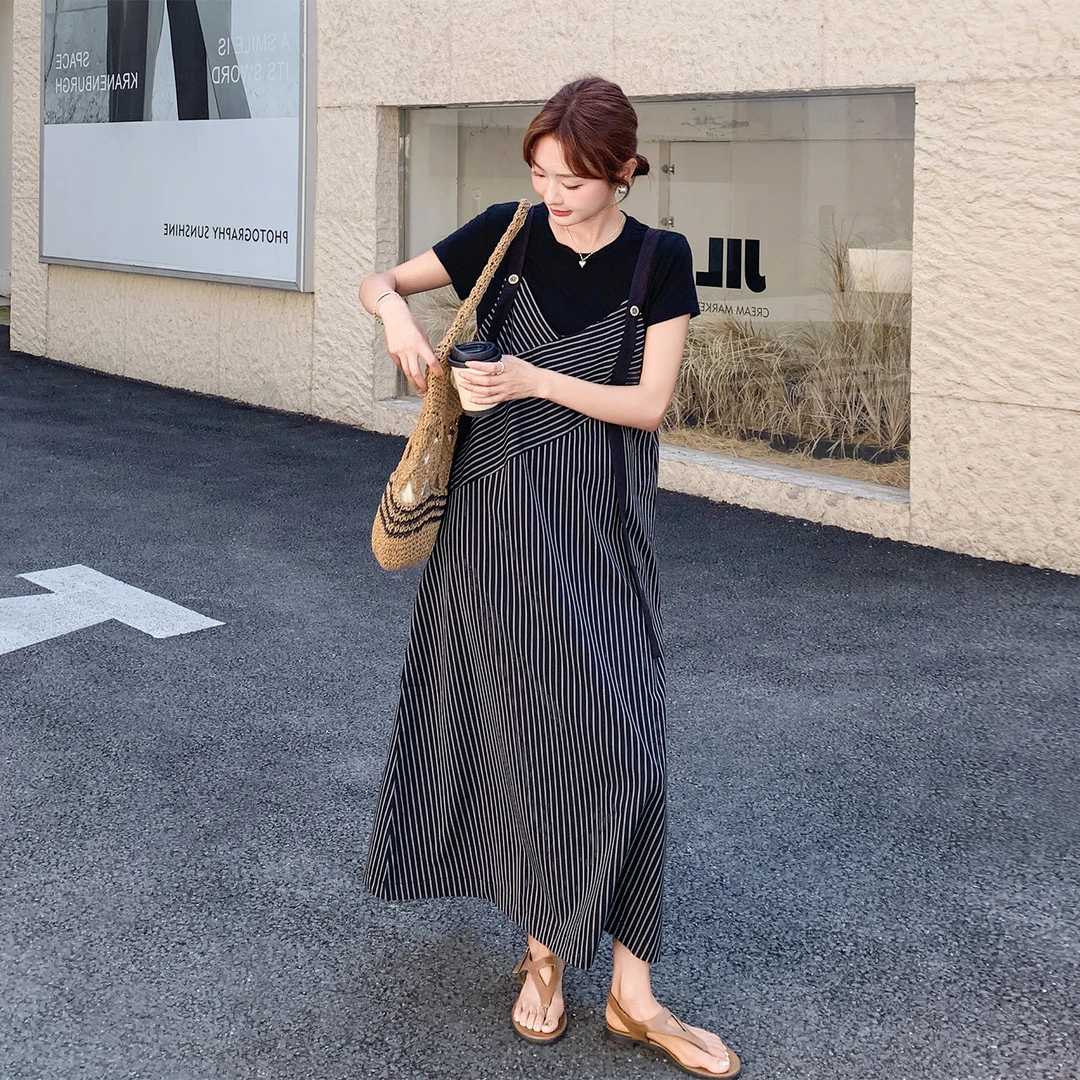 夏季ootd减龄穿搭一整套炸街设计感条纹背带裙短袖T恤两件套装女