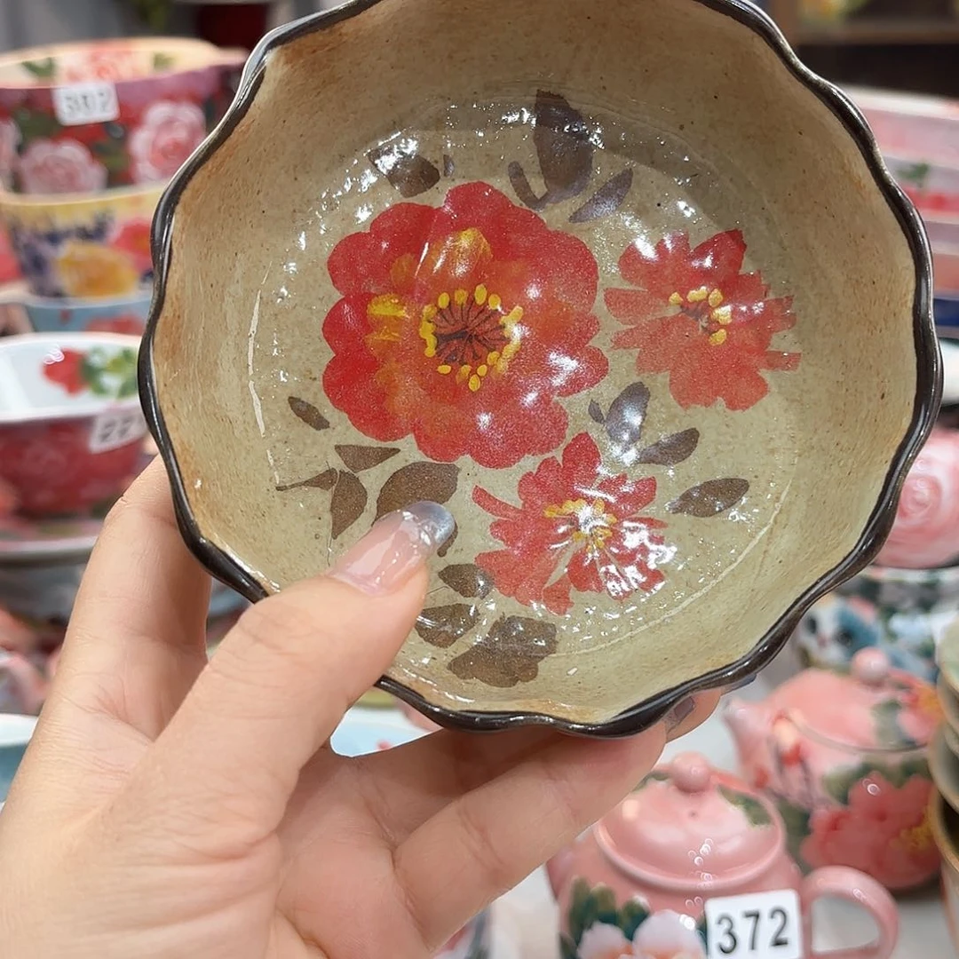 瓷片我不敢看电视我在床底下