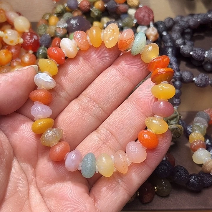 阿拉善彩玛瑙手串