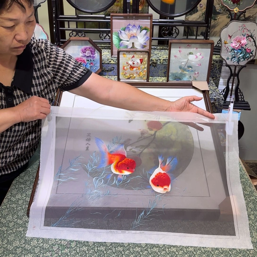 刺绣刺绣工艺精湛独特设计新颖时尚