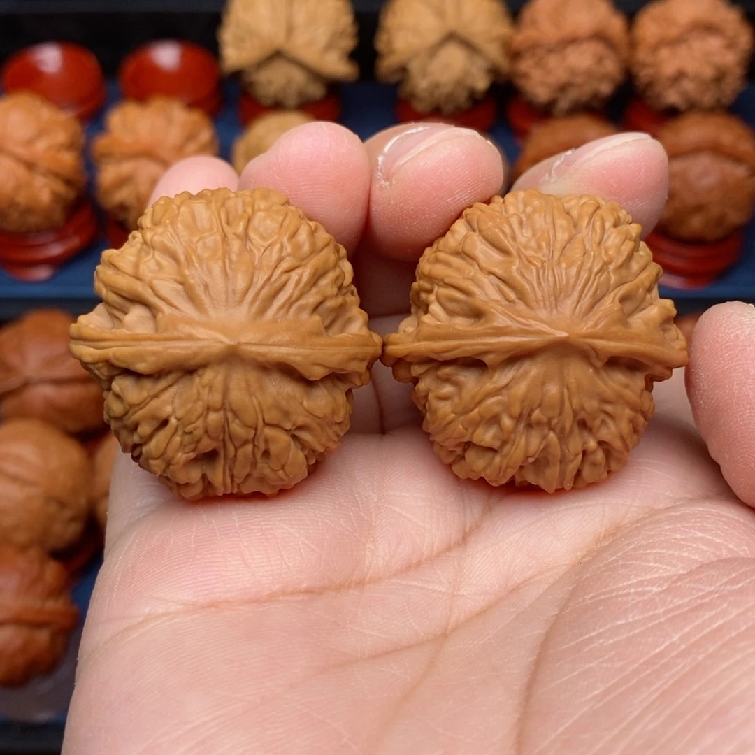 把件文玩核桃手捻野生精品龙胆元宝