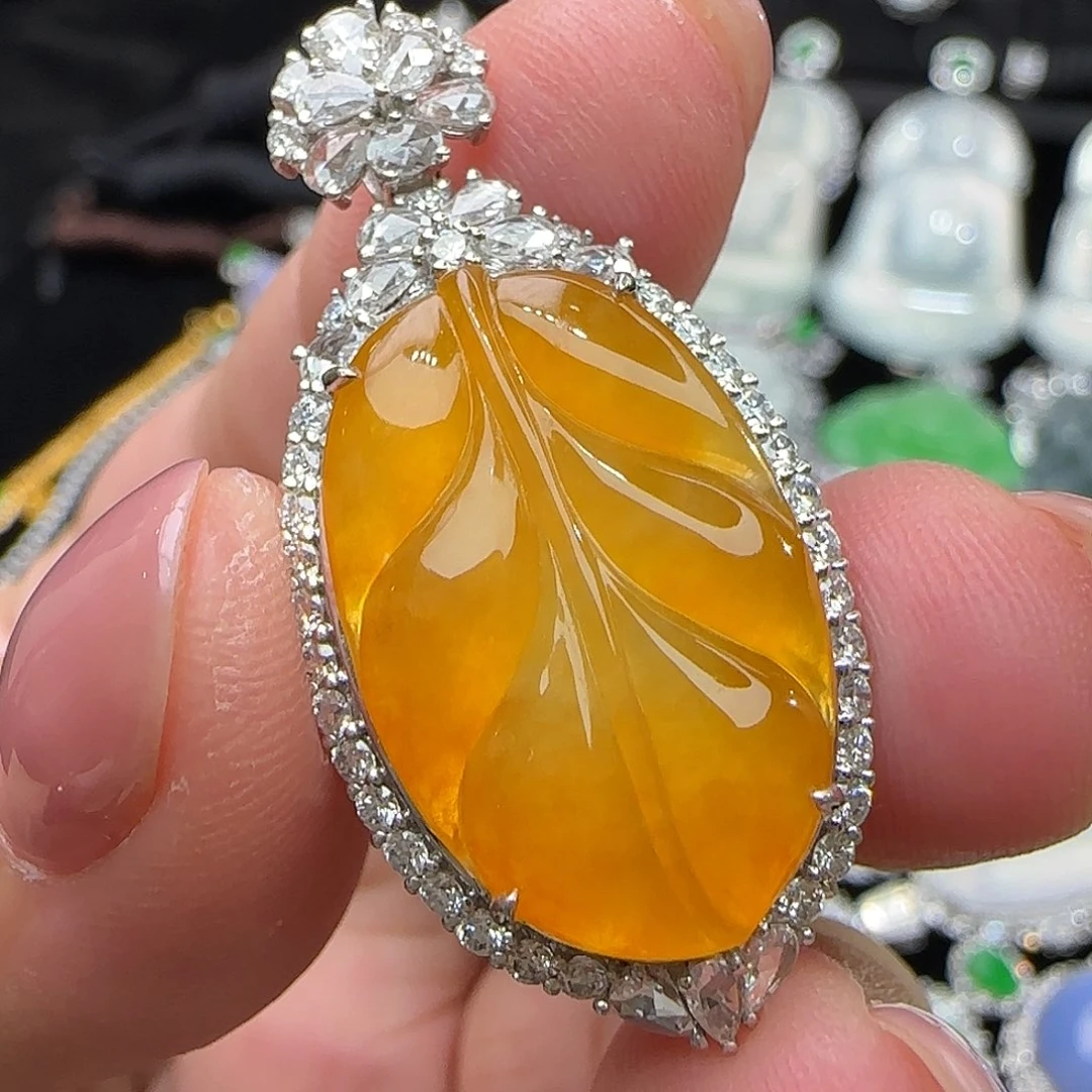 颈饰18K金镶嵌翡翠天然翡翠