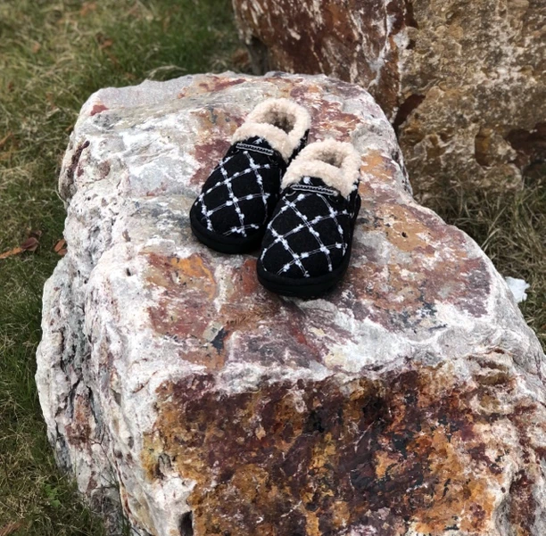 时尚百搭一脚蹬加厚豆豆棉鞋