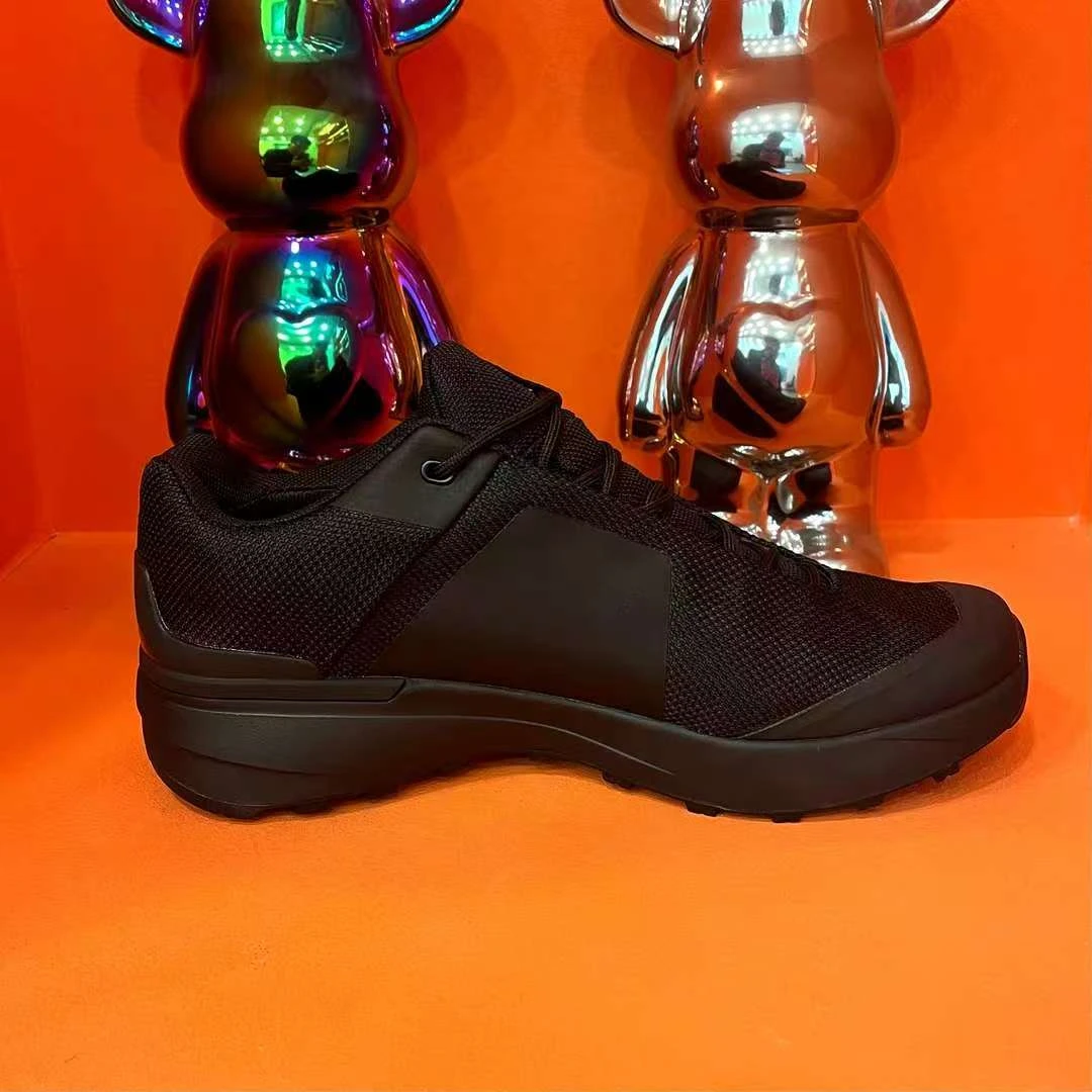 88899-户外休闲运动中帮时尚徒步保暖轻便男鞋