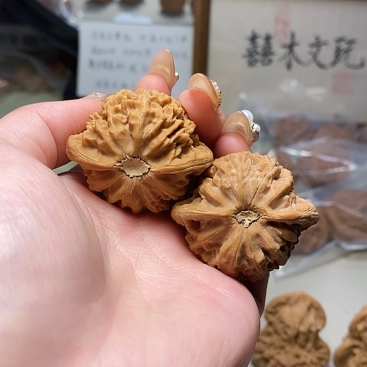 文玩核桃吊坠41宫灯
