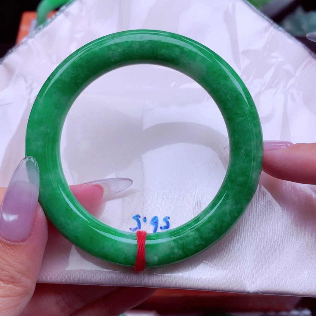 翡翠未镶嵌手镯翡翠