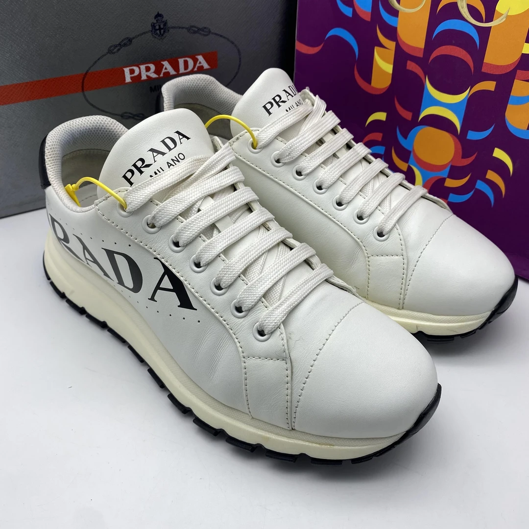 95新 Prada/普拉达 40.5欧码/二手男款白色舒适休闲时尚运动鞋