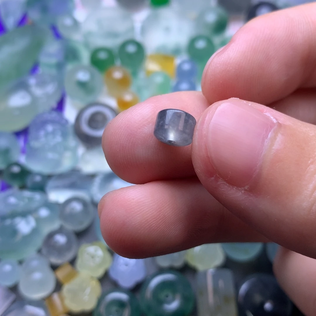 定制翡翠未镶嵌挂件