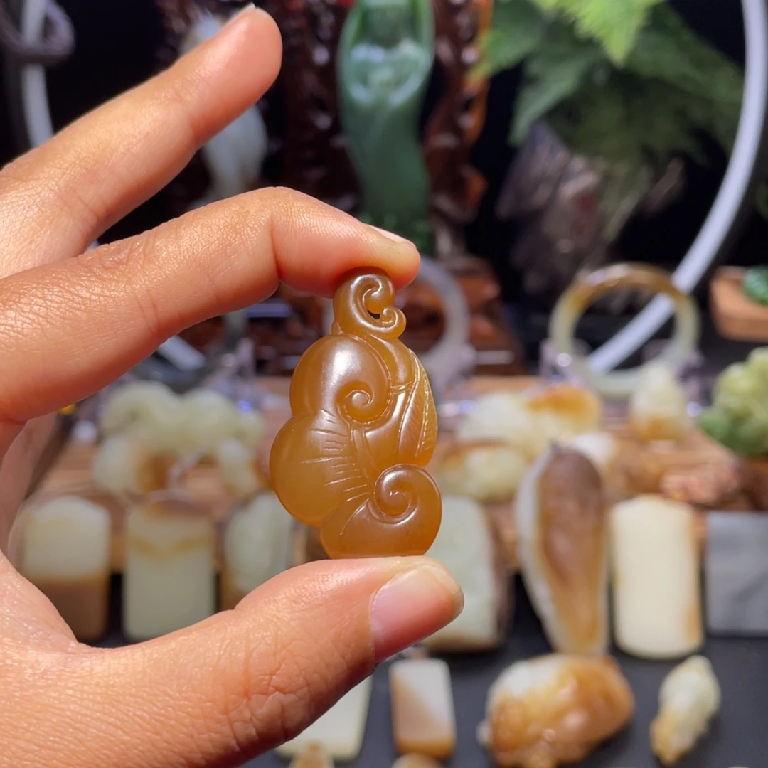 用***2和田玉未镶嵌颈饰