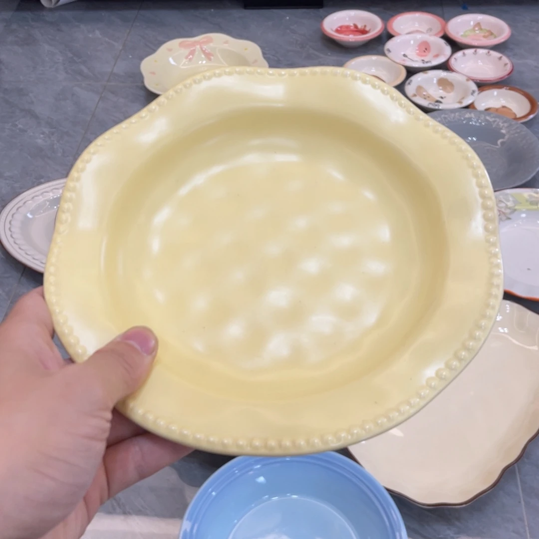 陶瓷微瑕餐具介意勿拍，满18飞！