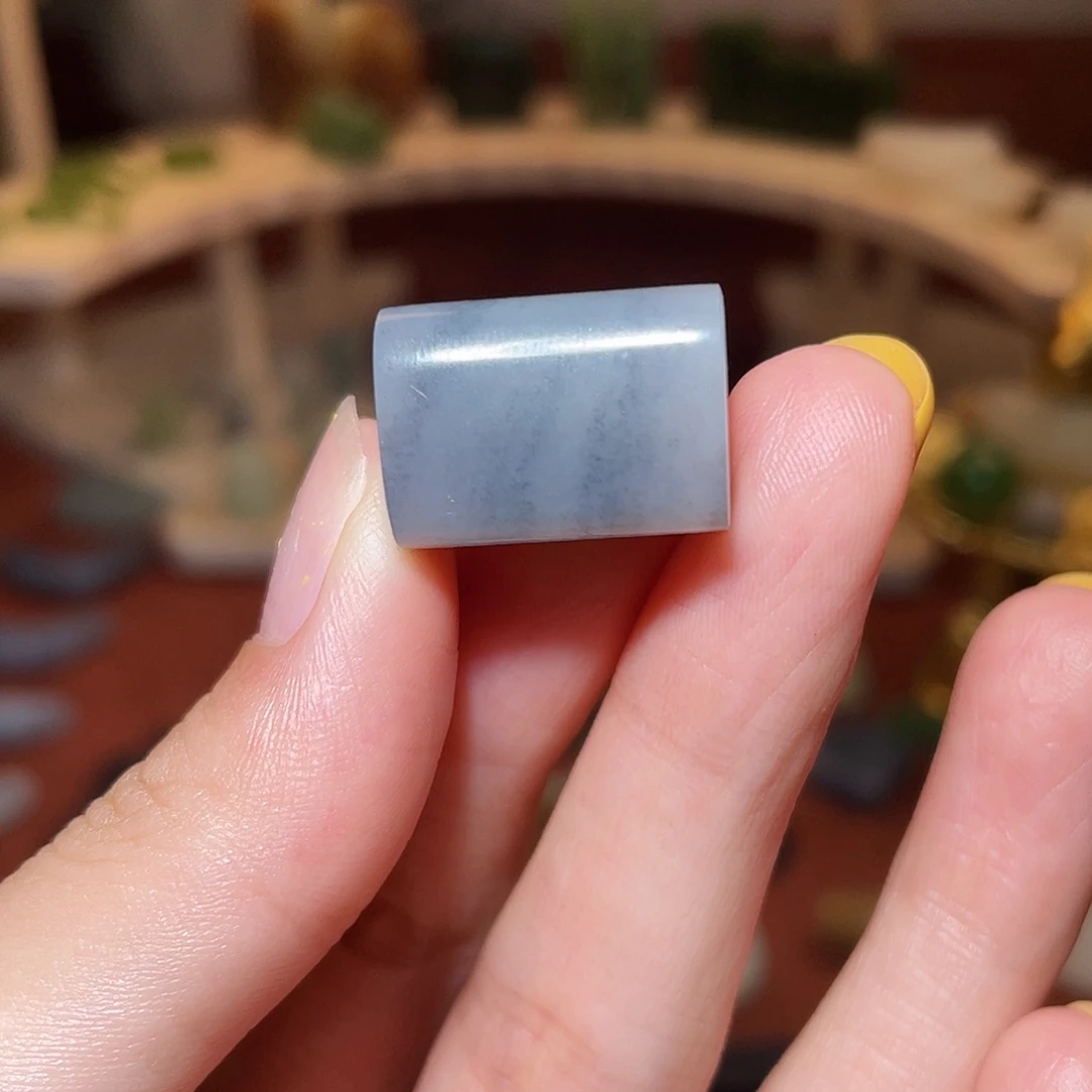 和田玉未镶嵌颈饰张***子