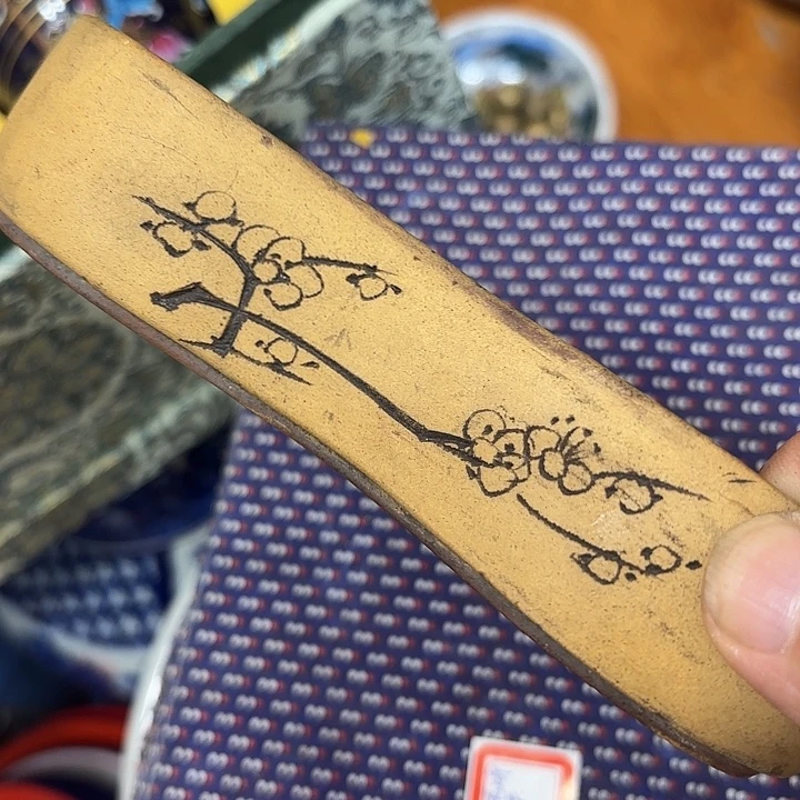 刘***俩陶瓷摆件不固定一件