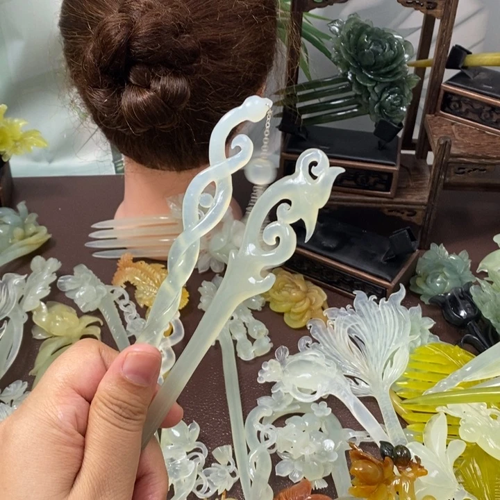蛇纹石玉发饰未镶嵌李*红