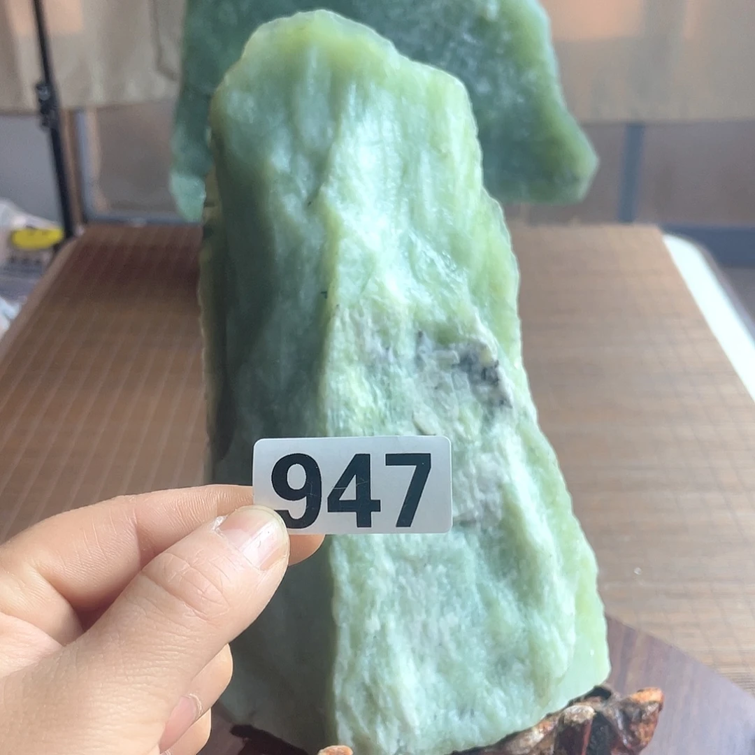 尽***极蛇纹石玉未镶嵌珠宝奇石