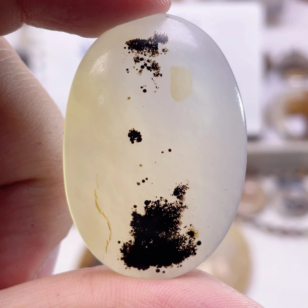 玛瑙/玉髓未镶嵌珠宝奇石