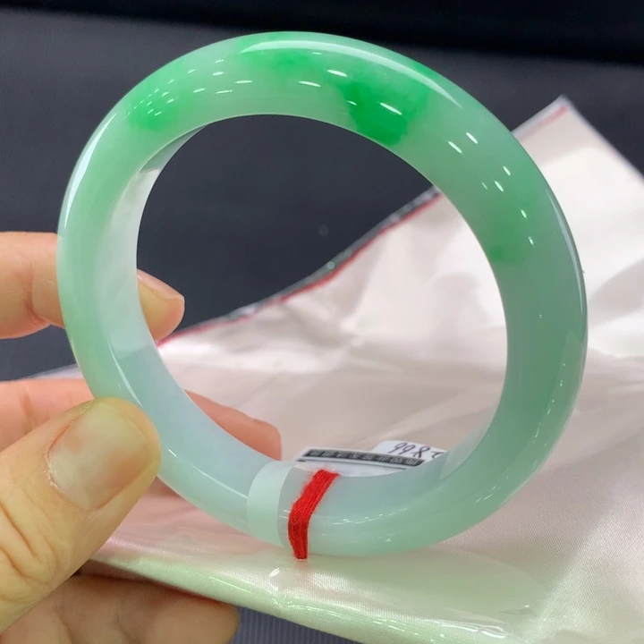 翡翠未镶嵌手镯正圈57