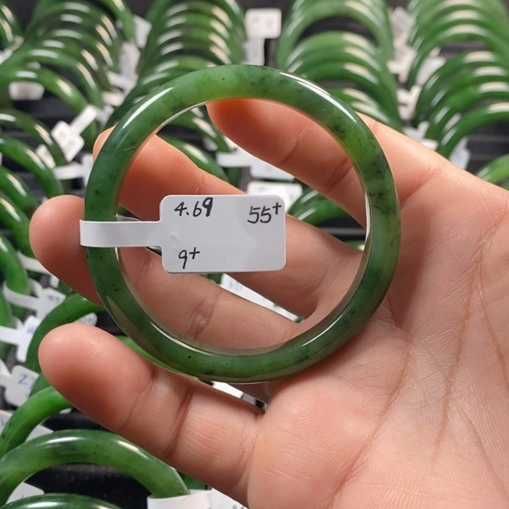 和田玉（碧玉）手镯未镶嵌55+