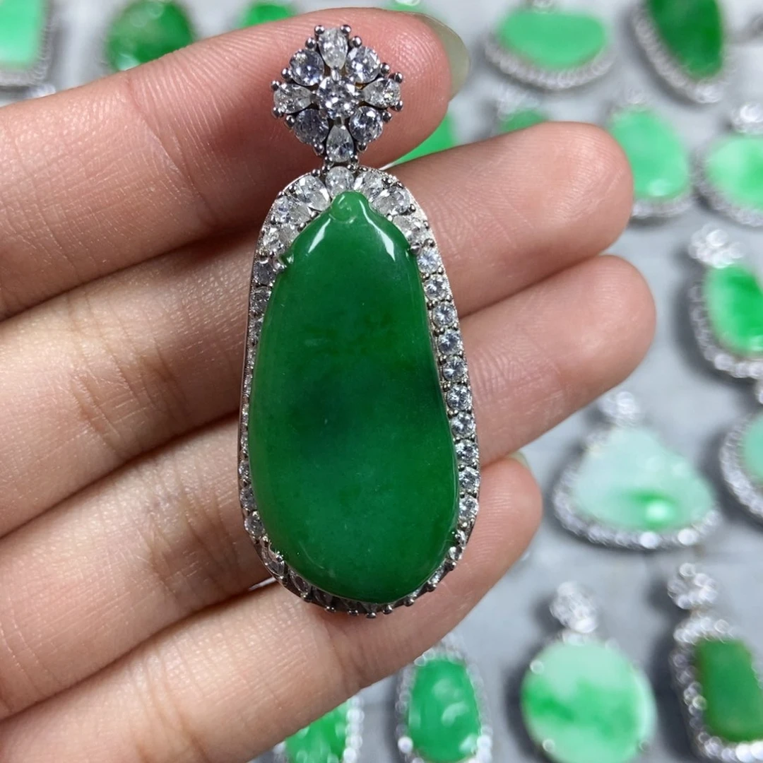 颈饰未镶嵌翡翠福瓜