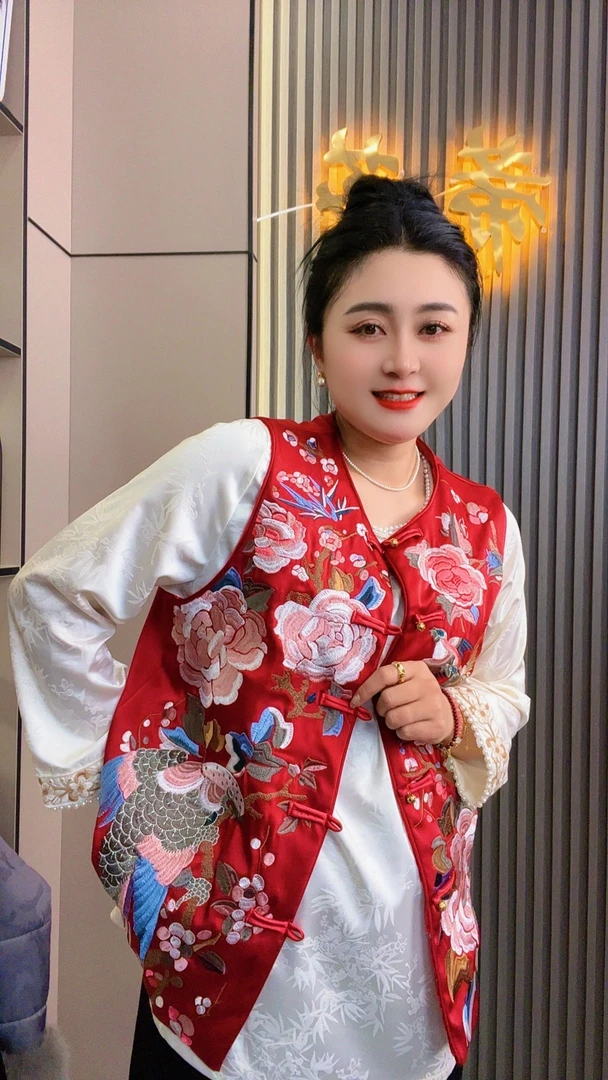 国风雀来花艳冬季新款马甲新中式重工刺绣马夹中国风红色