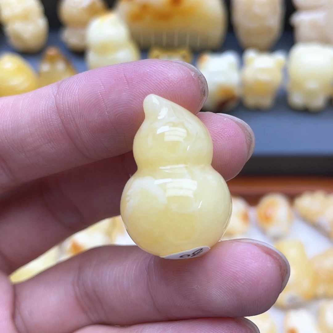 琥珀裸石未镶嵌蜜蜡